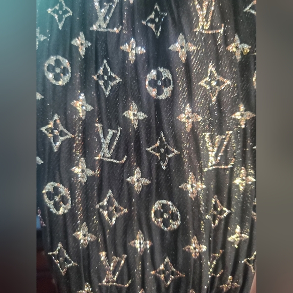 Louis Vuitton Monogram So Glitter Stole Scarf/Shawl - Picture 3 of 15